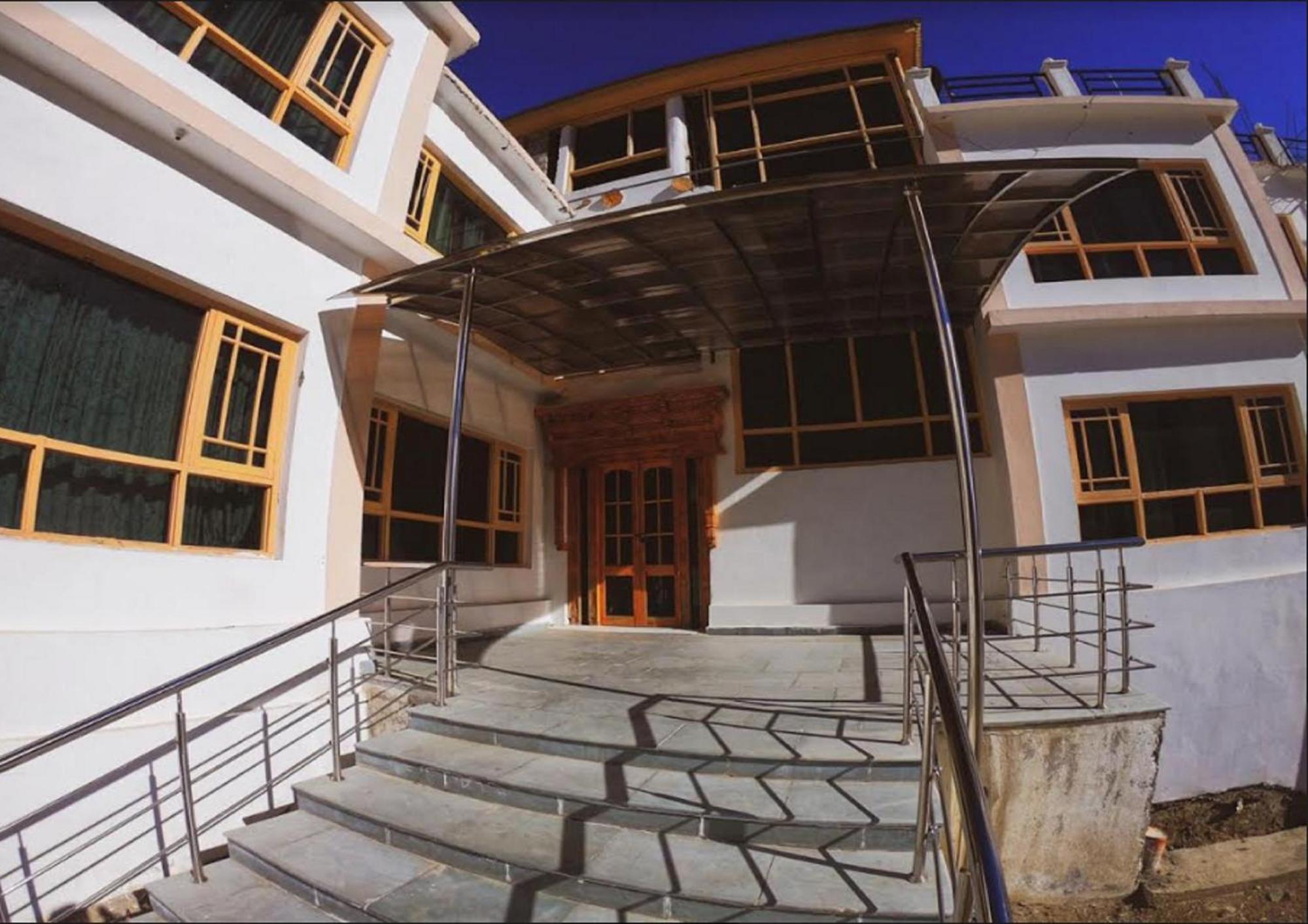 The Nun-Kun Residency Kargil Hotell Eksteriør bilde